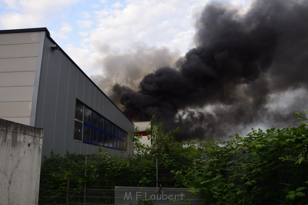 Grossbrand Halle Troisdorf Kriegsdorf Junkersring P092.JPG - Miklos Laubert